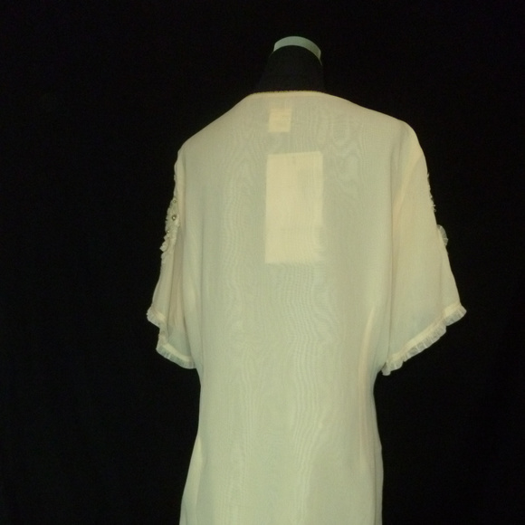 Peach Blouse with Floral Embroidered Applique - Picture 2 of 2